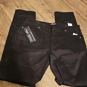 NWT Buffalo David Bitton Black Chinos Pants Size 8 Mid Rise Stretch Skinny
